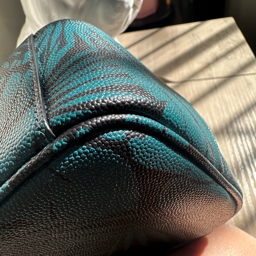 YSL Toiletry/Makeup/Cosmetic Pouch - Picture 8 of 16